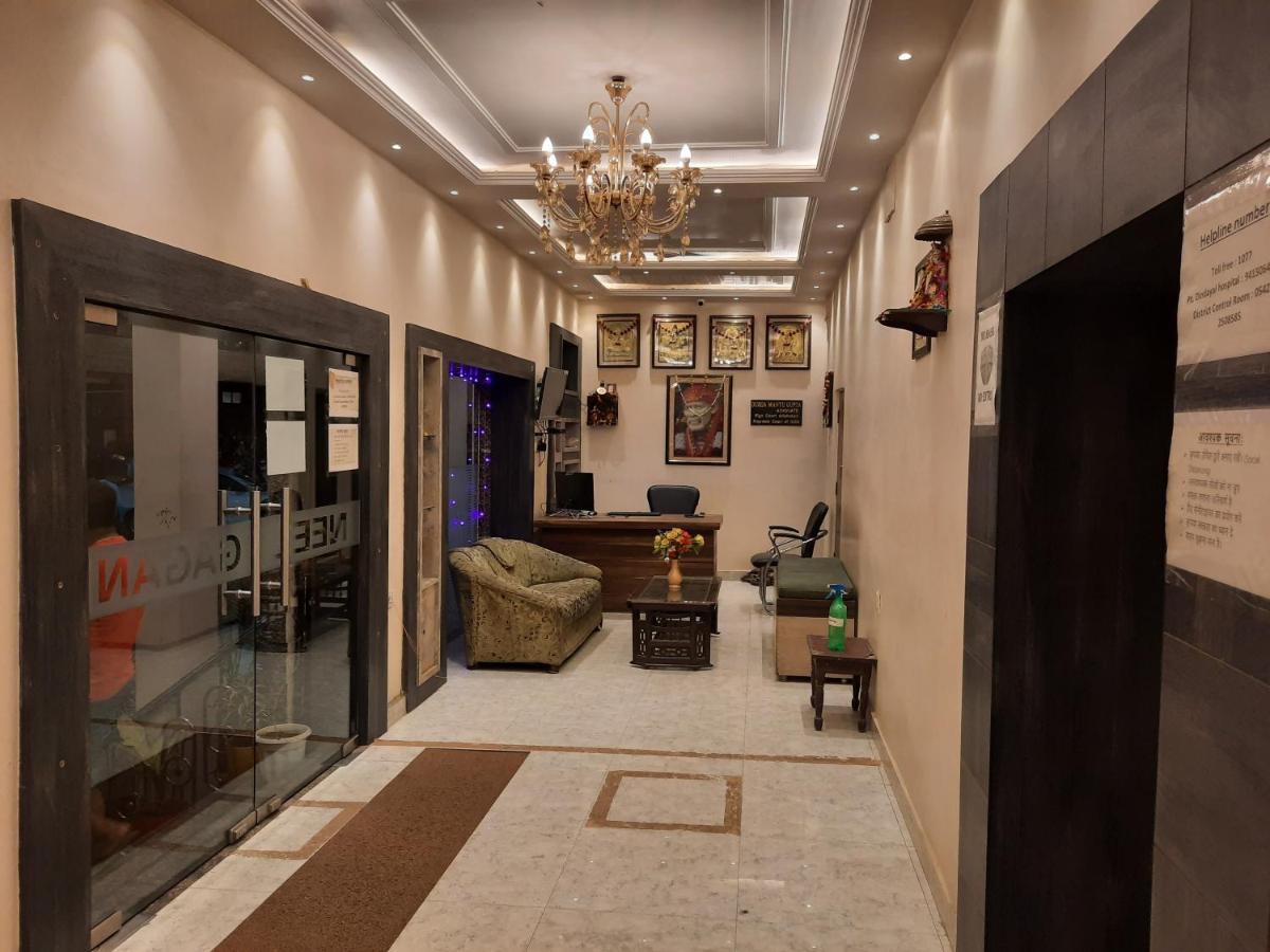 Neel Gagan Hotel Varanasi