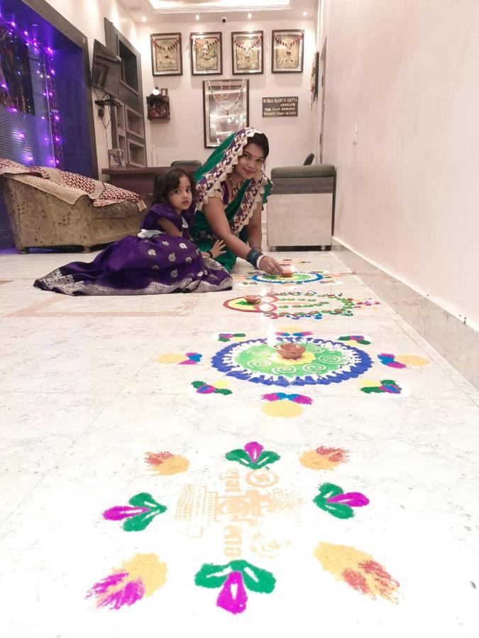 Neel Gagan Hotel Varanasi