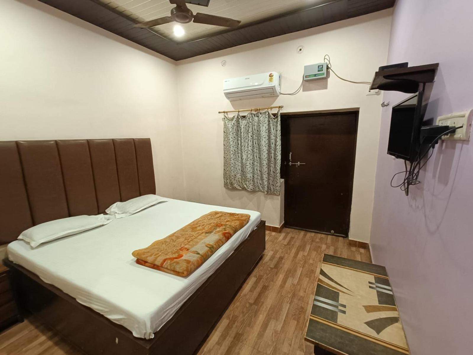 Hotel Neel Gagan Varanasi